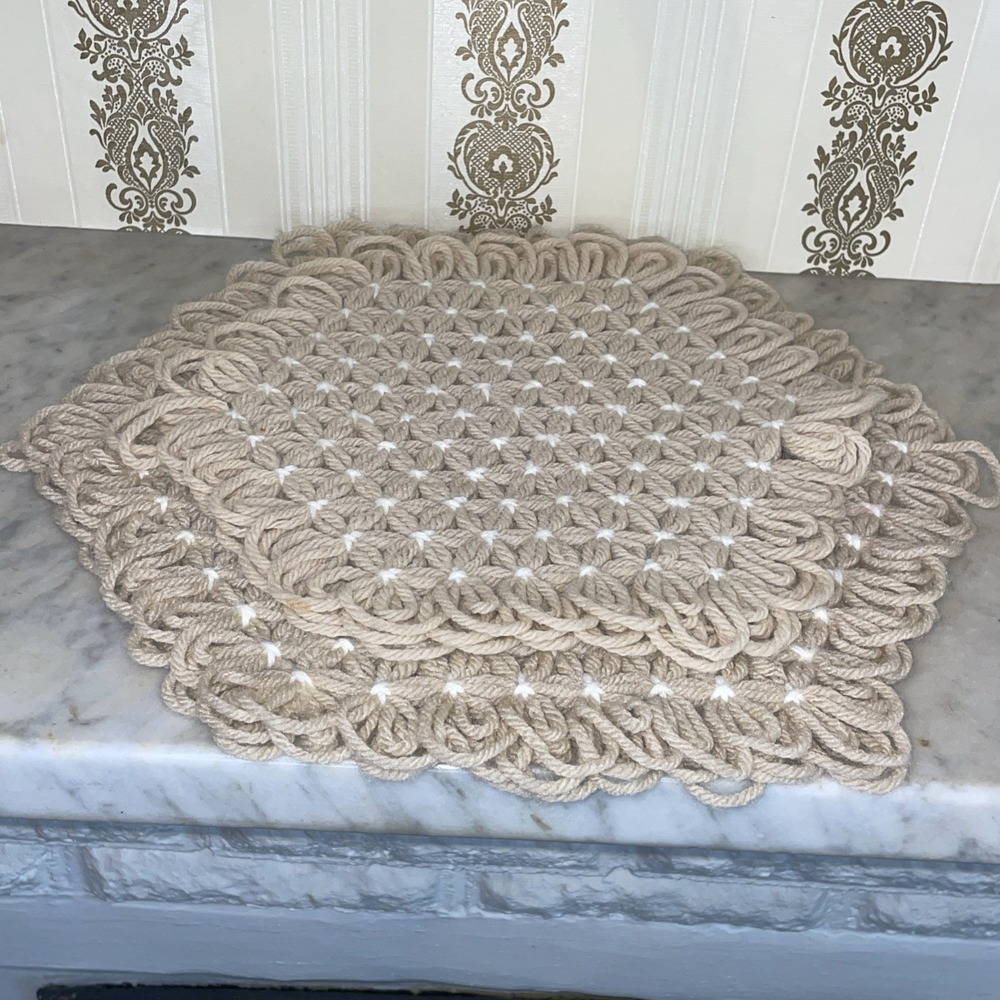 Vintage Lap Loom Beige and White Handmade Placemats | Jasmine Stitch Hexagon 13"